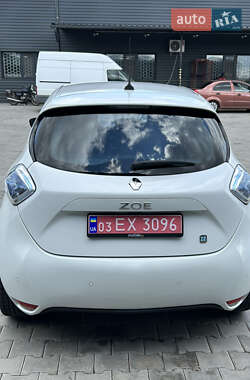 Хэтчбек Renault Zoe 2016 в 