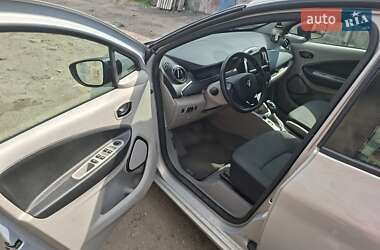 Хэтчбек Renault Zoe 2016 в 