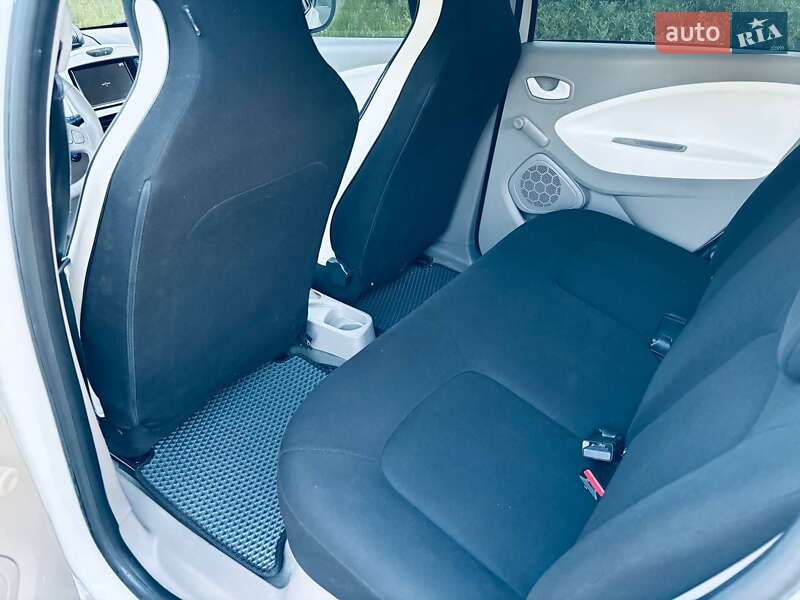 Хетчбек Renault Zoe 2015 в Ужгороді