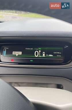 Хетчбек Renault Zoe 2013 в 