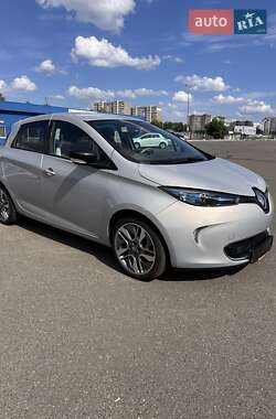 Хэтчбек Renault Zoe 2017 в 