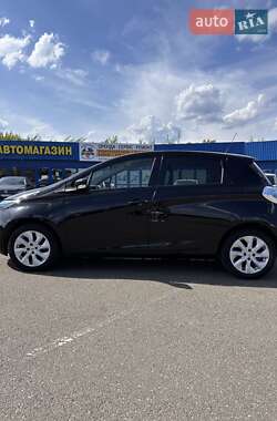 Хэтчбек Renault Zoe 2016 в 