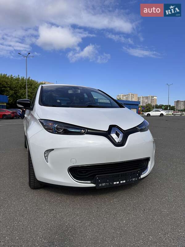 Хетчбек Renault Zoe 2016 в Києві