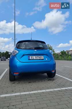 Хэтчбек Renault Zoe 2016 в 