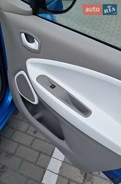 Хэтчбек Renault Zoe 2016 в 