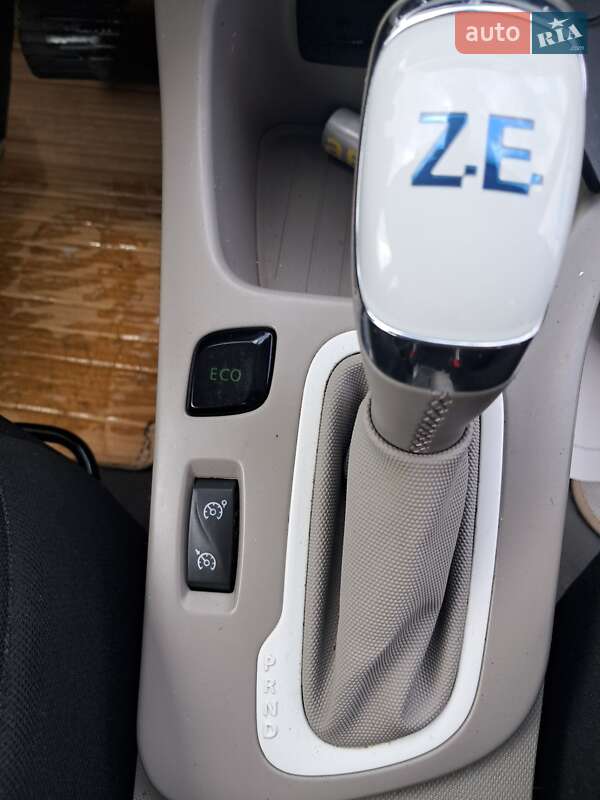 Хэтчбек Renault Zoe 2016 в Дубно