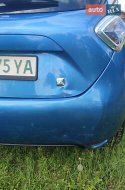 Хэтчбек Renault Zoe 2016 в 