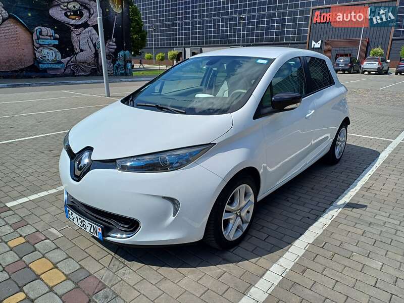 Хэтчбек Renault Zoe 2017 в 