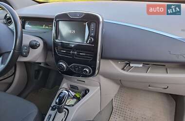 Хэтчбек Renault Zoe 2014 в 