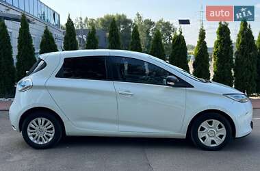 Хетчбек Renault Zoe 2016 в 