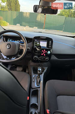 Хэтчбек Renault Zoe 2017 в 