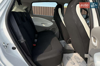 Хэтчбек Renault Zoe 2019 в 