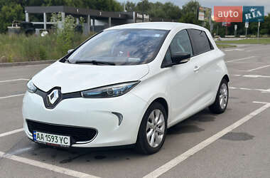 Хэтчбек Renault Zoe 2015 в 