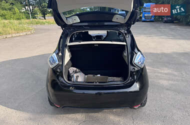 Хэтчбек Renault Zoe 2015 в 