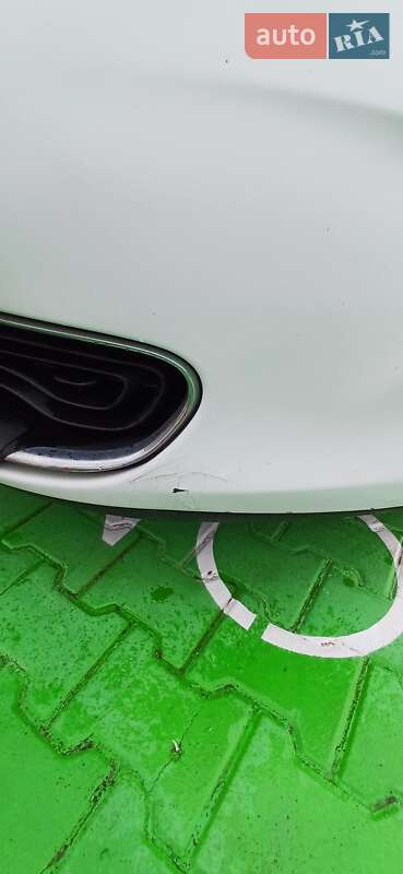 Хэтчбек Renault Zoe 2015 в Киеве фото 6 Хэтчбек Renault Zoe 2015 в Киеве