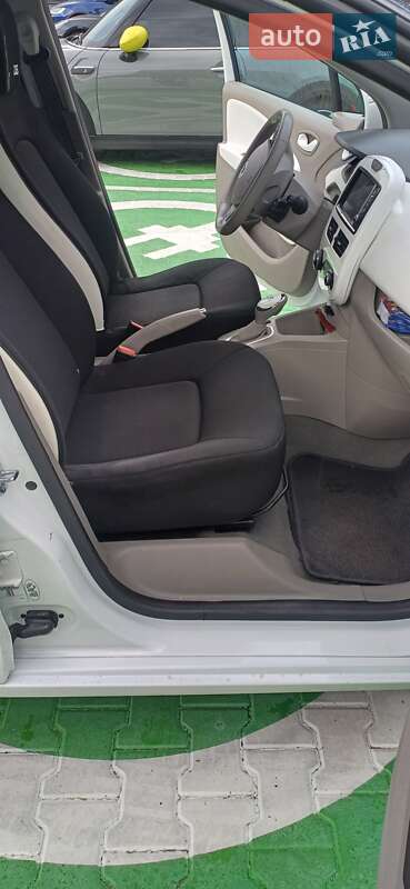 Хэтчбек Renault Zoe 2015 в Киеве фото 12 Хэтчбек Renault Zoe 2015 в Киеве