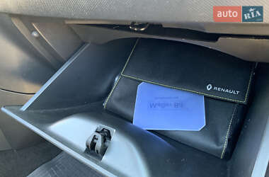 Хэтчбек Renault Zoe 2017 в 
