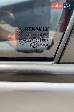 Хэтчбек Renault Zoe 2015 в 