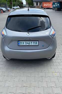 Хэтчбек Renault Zoe 2015 в 