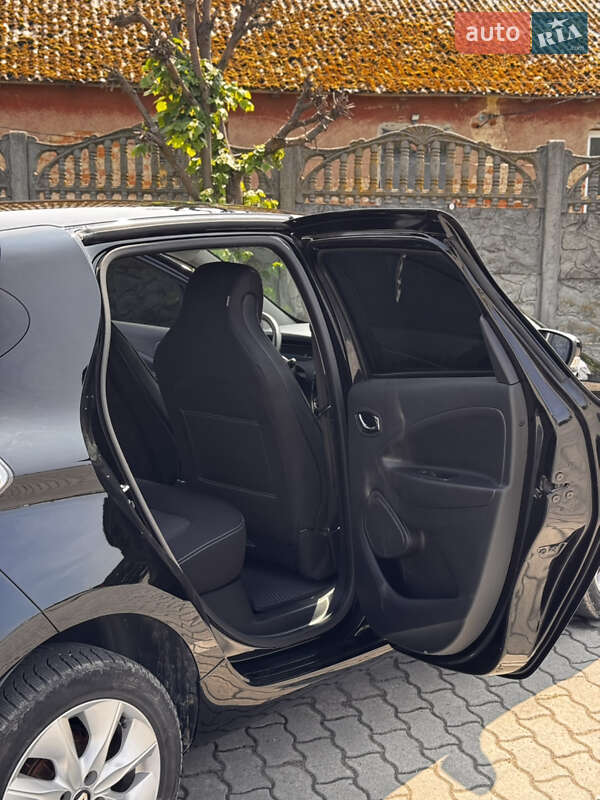 Хэтчбек Renault Zoe 2017 в Городке