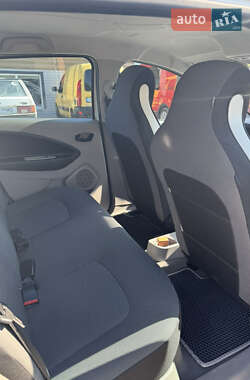 Хэтчбек Renault Zoe 2014 в 