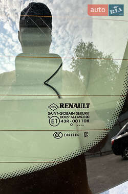 Хэтчбек Renault Zoe 2021 в 