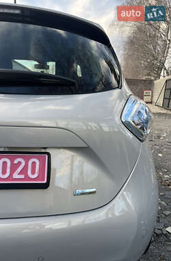 Хэтчбек Renault Zoe 2017 в 