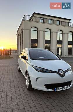 Хэтчбек Renault Zoe 2015 в 