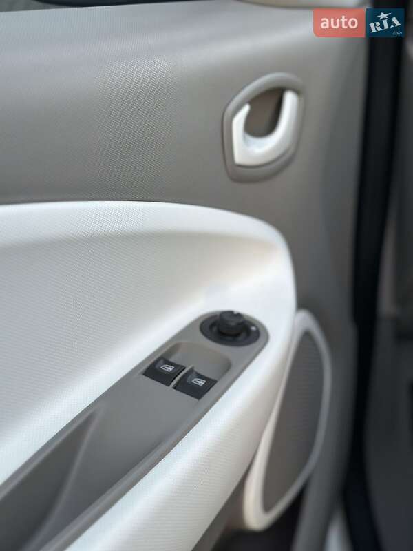 Хетчбек Renault Zoe 2015 в Львові