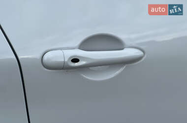 Хэтчбек Renault Zoe 2019 в 