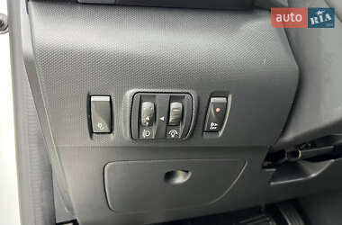 Хэтчбек Renault Zoe 2019 в 