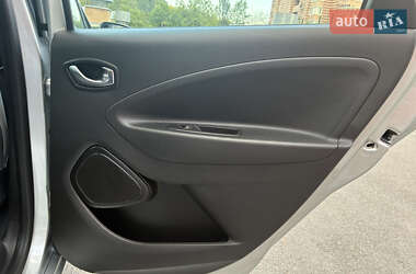 Хэтчбек Renault Zoe 2021 в 