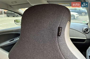 Хэтчбек Renault Zoe 2021 в 