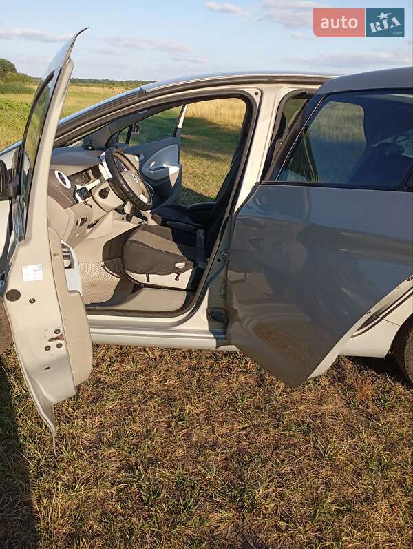 Хэтчбек Renault Zoe 2013 в Виннице