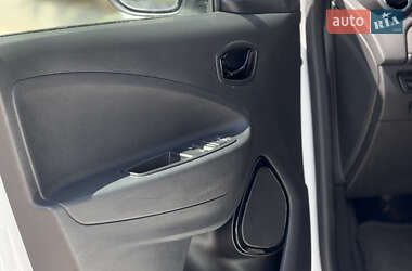 Хэтчбек Renault Zoe 2019 в 