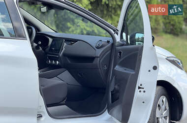 Хэтчбек Renault Zoe 2019 в 