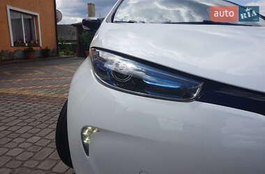 Хетчбек Renault Zoe 2016 в 