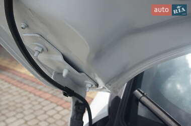 Хетчбек Renault Zoe 2016 в 