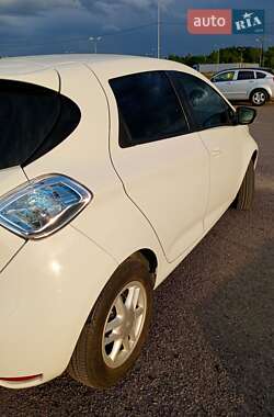 Хэтчбек Renault Zoe 2018 в 
