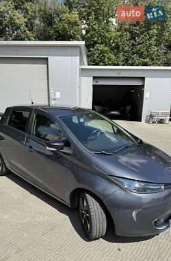 Хэтчбек Renault Zoe 2017 в 