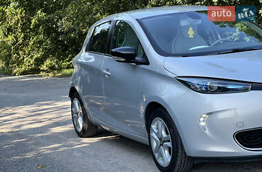 Хэтчбек Renault Zoe 2017 в 