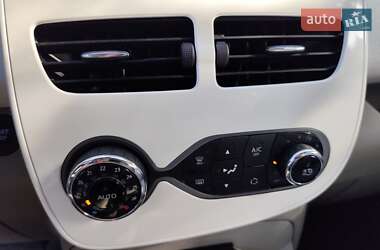Хэтчбек Renault Zoe 2017 в 
