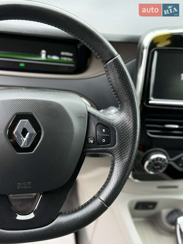 Хэтчбек Renault Zoe 2016 в Дубно