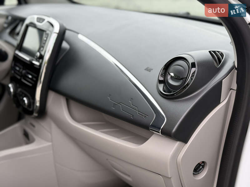 Хэтчбек Renault Zoe 2016 в Дубно