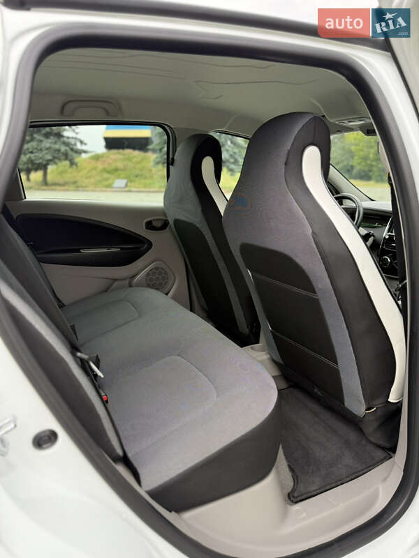 Хэтчбек Renault Zoe 2016 в Дубно