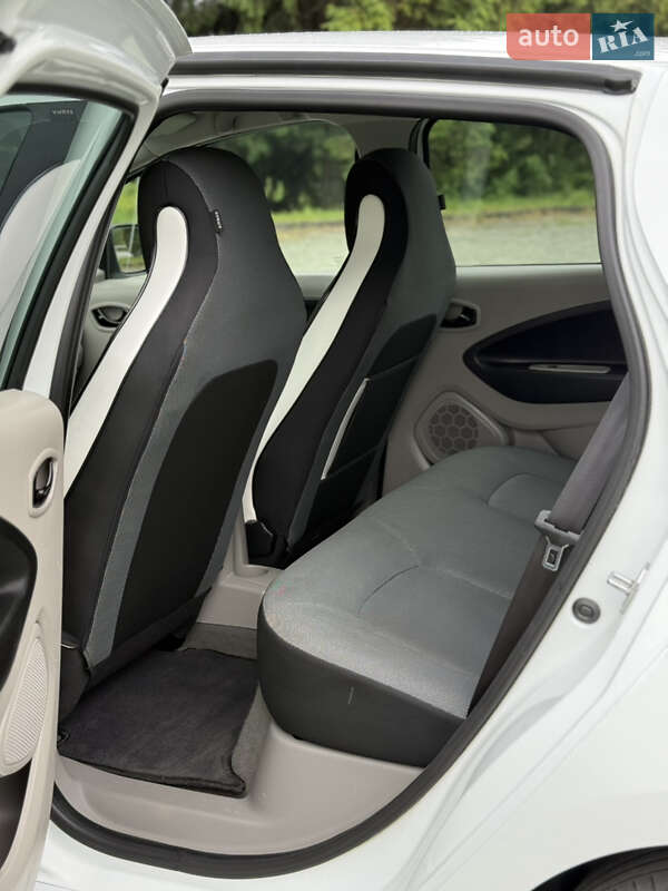 Хэтчбек Renault Zoe 2016 в Дубно