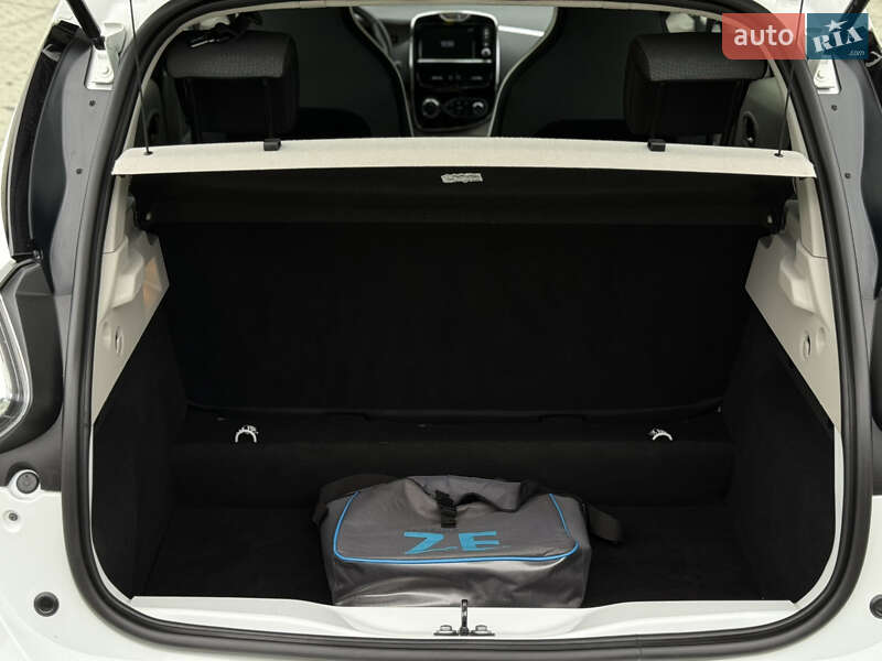 Хэтчбек Renault Zoe 2016 в Дубно