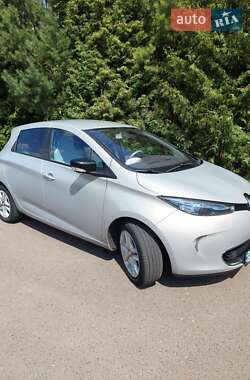 Хэтчбек Renault Zoe 2015 в 