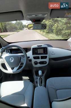 Хэтчбек Renault Zoe 2015 в 