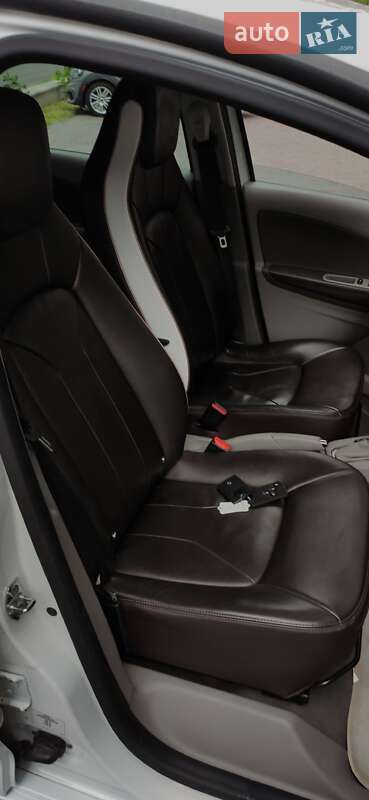 Хэтчбек Renault Zoe 2017 в Кременчуге фото 20 Хэтчбек Renault Zoe 2017 в Кременчуге